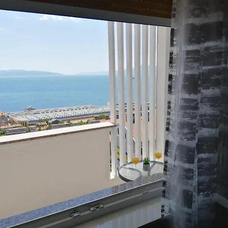 Sunshine Apartment *