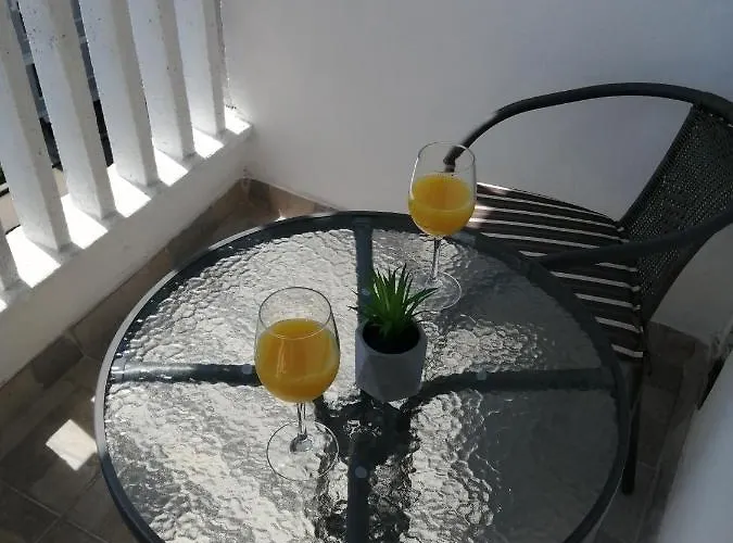 Sunshine Apartment *